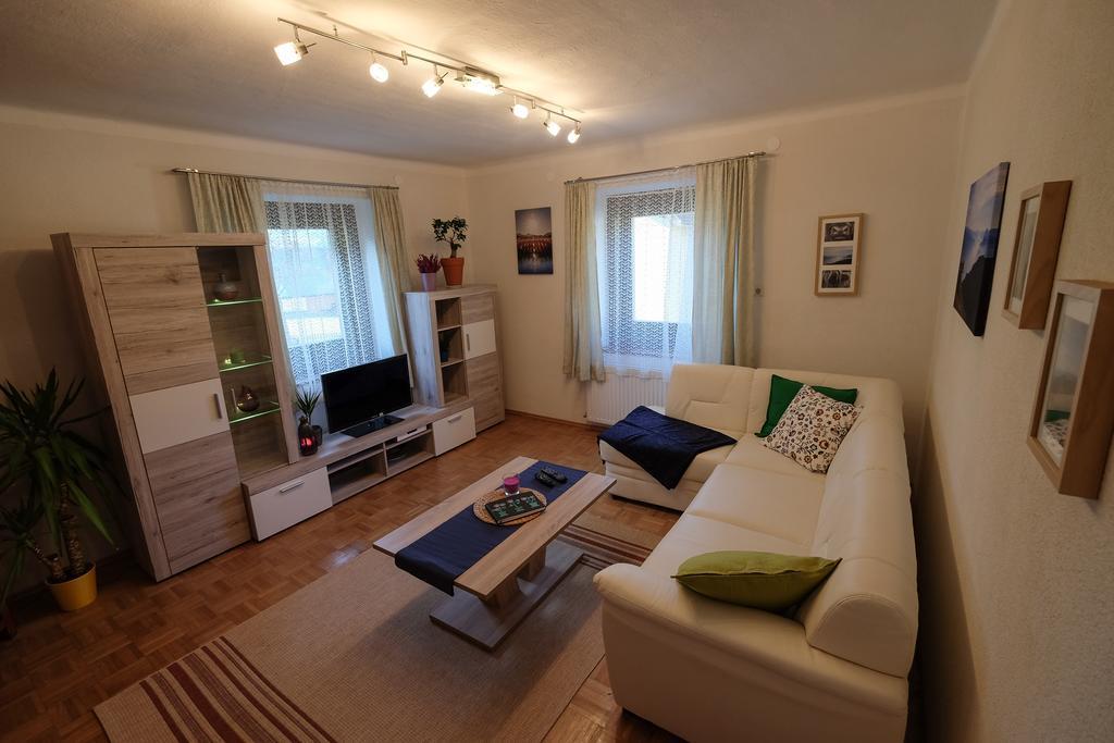 Haus Hubertus Apartment Radnig ภายนอก รูปภาพ